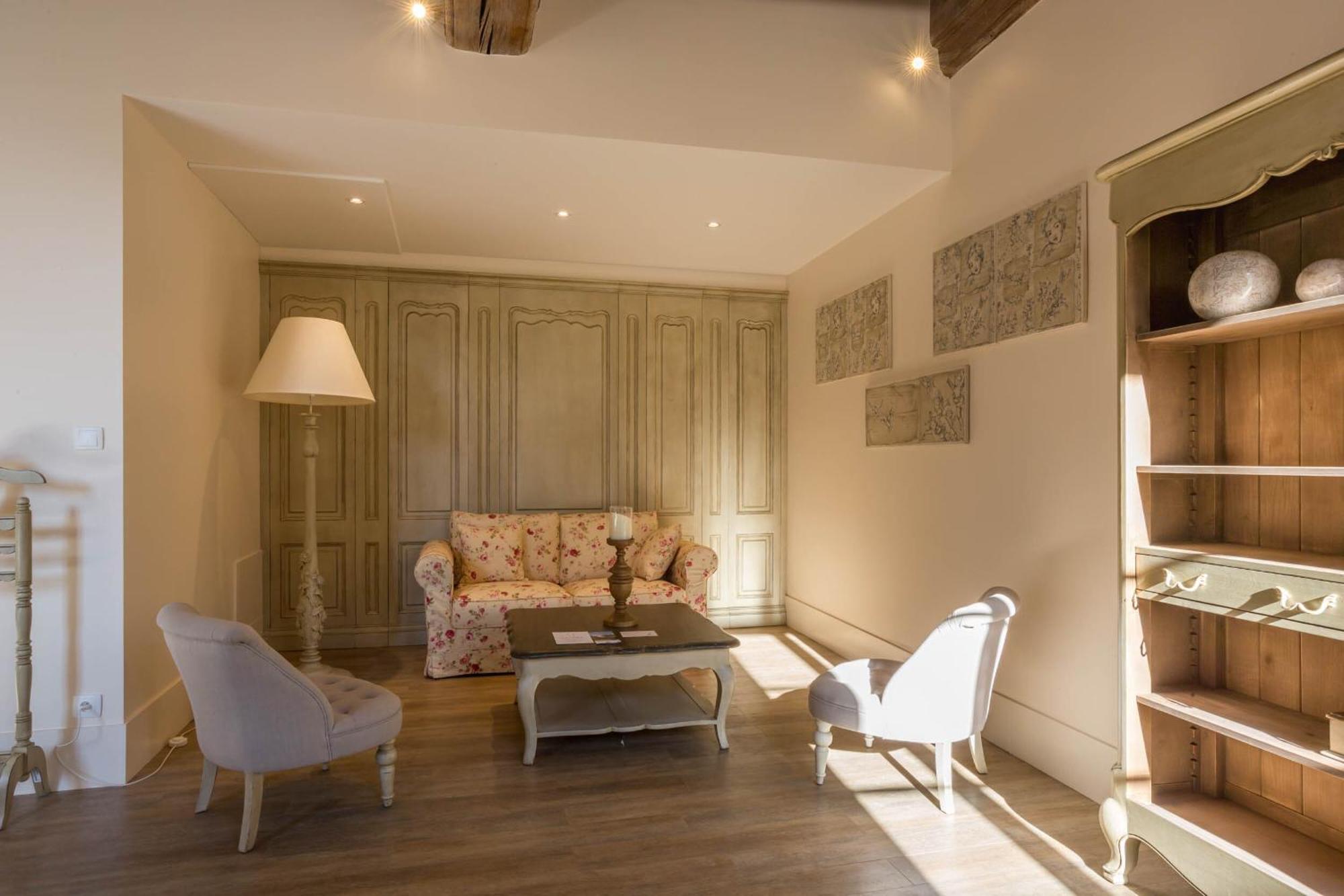 Le Cara - 4 Appartements Calmes Et Chics Au Coeur De Beaune Beaune  Room photo