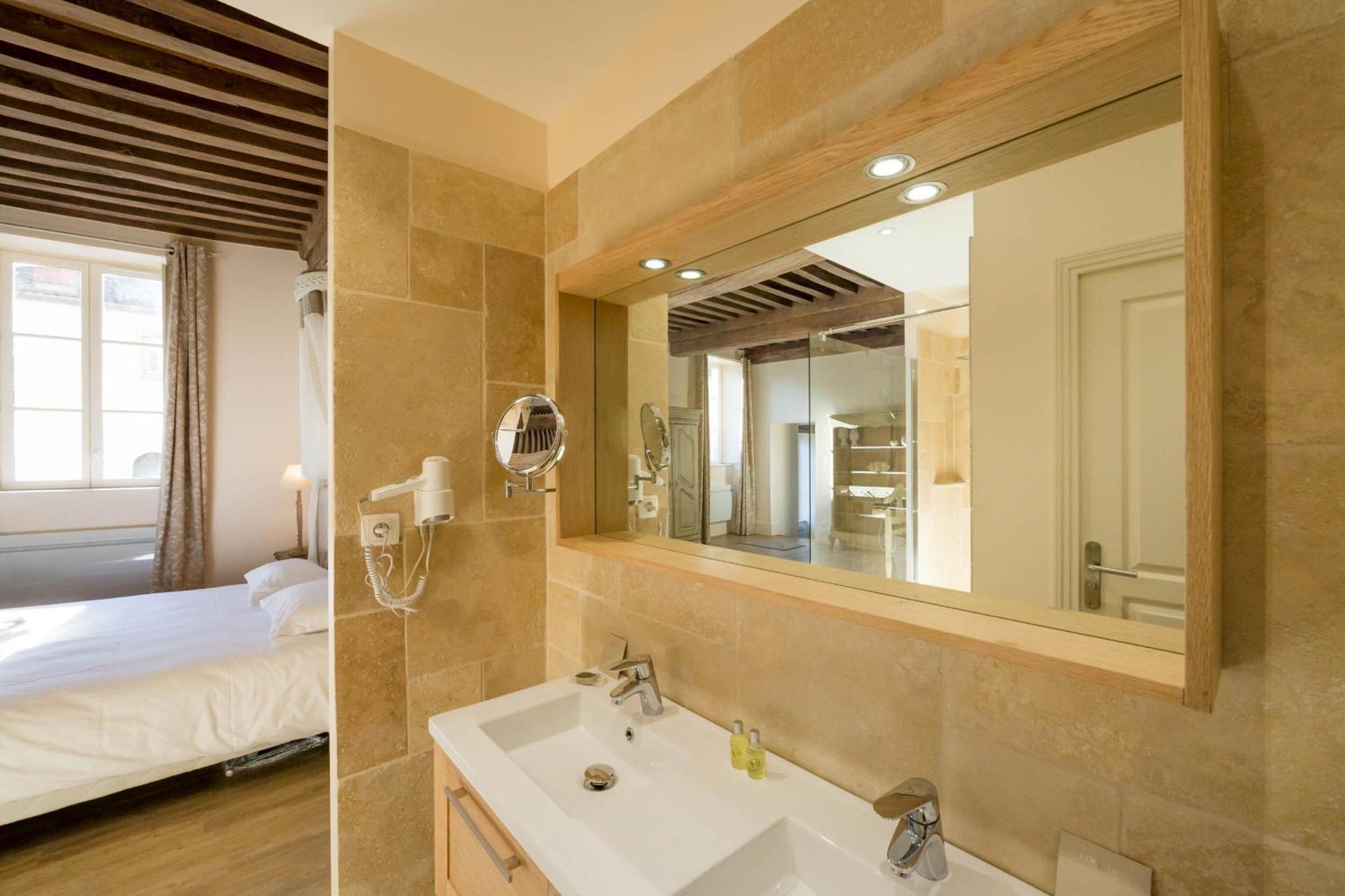 Le Cara - 4 Appartements Calmes Et Chics Au Coeur De Beaune Beaune  Room photo